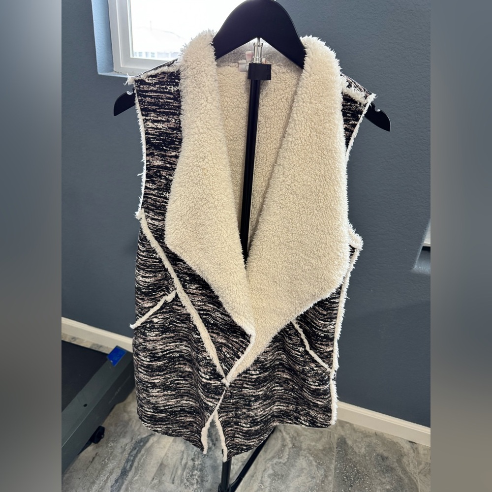 LuLaRoe Black and White Vest with Cream Fleece Lining